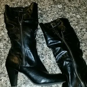 COPY - Black Guess Boots Size 11